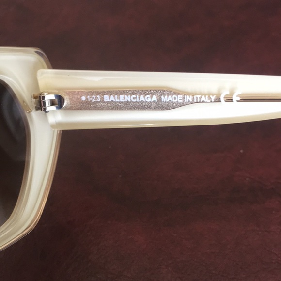 HOST PICK🎉 [Balenciaga] Cat Sunglasses BA 6 24F White - Picture 9 of 11